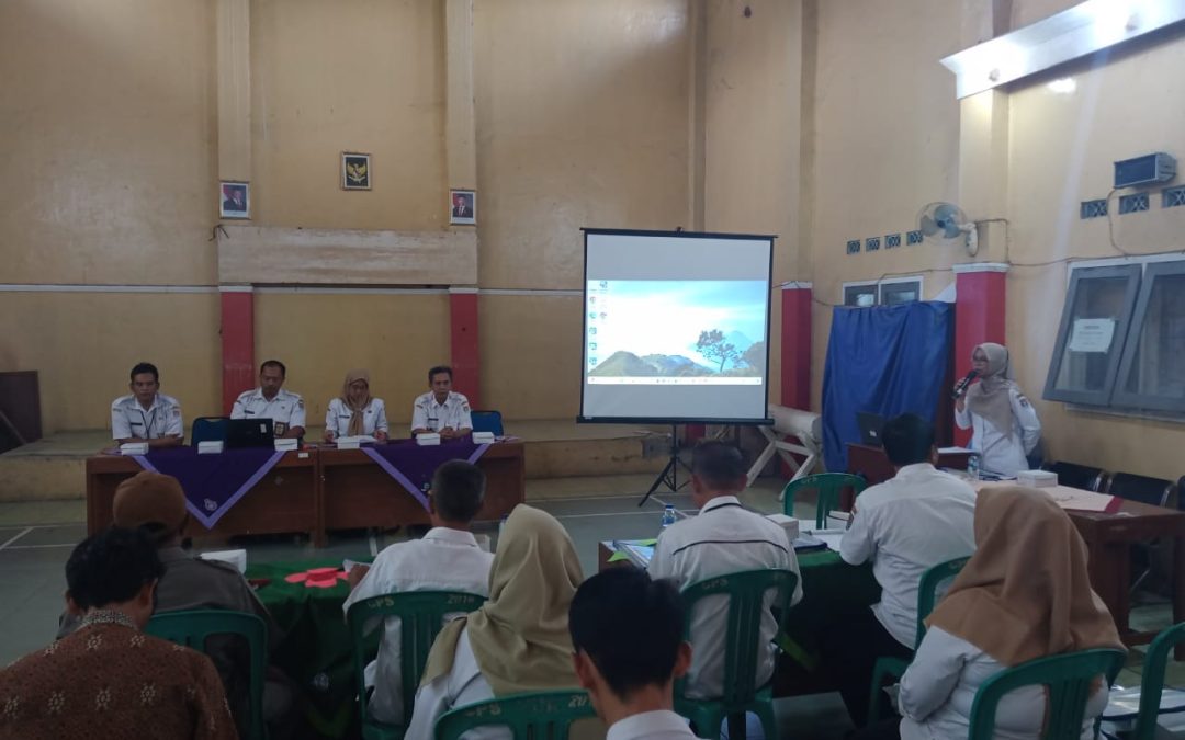 Pembinaan dan Pengawasan Pengelolaan Keuangan Desa serta Pengadaan Barang/Jasa di Desa Ciporos