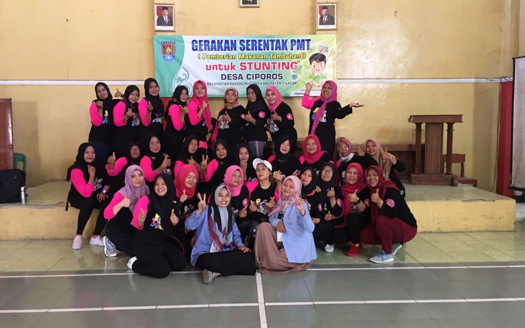 Jiwa Sehat dan Tubuh Bugar dengan Senam Zumba Aerobik bersama Ibu-Ibu Desa Ciporos