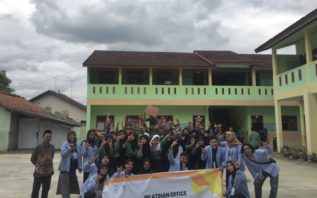Siswa-Siswi Kelas 9 MTs Nurul Huda Mengikuti Ujian Akhir Pelatihan Microsoft Office