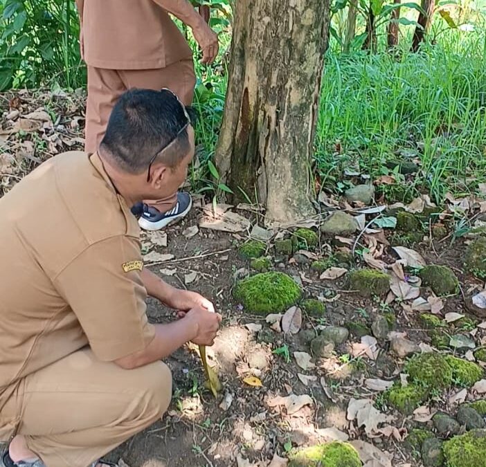 ZIARAH KE MAKAM PENDIRI DAN MANTAN KEPALA DESA CIPOROS