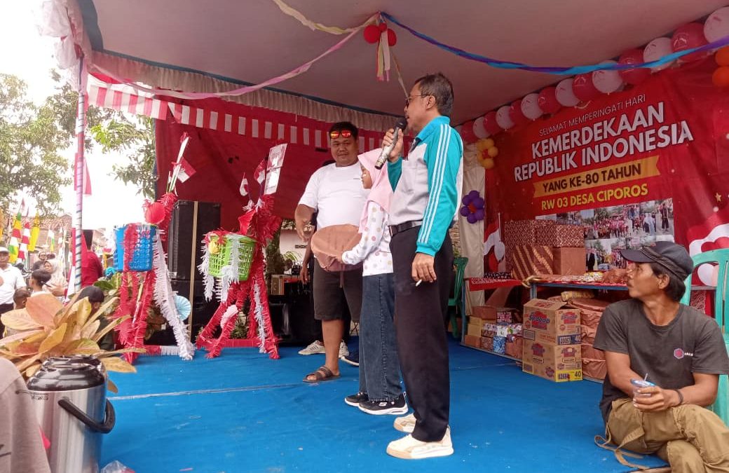 Semarak Jalan Sehat RW 03 Desa Ciporos dalam Rangka HUT ke-80 Kemerdekaan RI