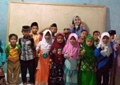 Mahasiswa KKN Ikut Mengajar di TPQ Al-Hikmah Ciraja